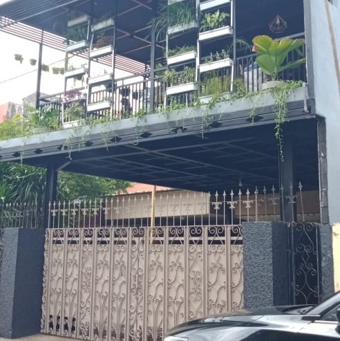 Pekerjaan Konstruksi Baja Caffe di Jl. Soponyono - Surabaya
